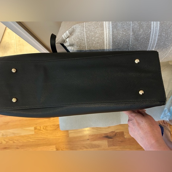 Women’s Faux Leather Pebbled Tote Bag, Zippered. Black new. - Picture 3 of 6